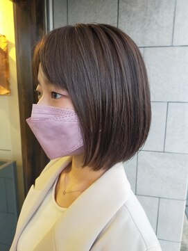 ソラーナ(SOLANA) クラシック内巻きボブ　グレージュカラー