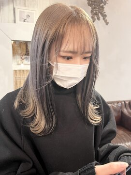 トロニー(TLONY) ホワイトグレー インナーカラーブラック stylist/miaki
