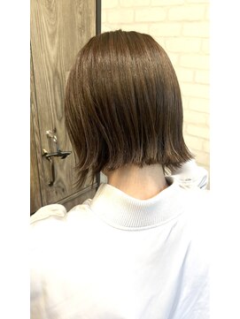 ヤコブ ヘアー(Jacob hair) 切りっぱなしボブ