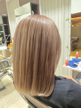 イースト(YEAST) ミディアム×ハイトーンカラー