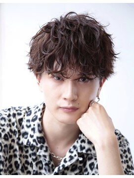 バース バイ ハピネス(BIRTH by happiness) 奈良縦落ちツイストスパイラルパーマ刈り上げマッシュ