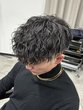 イーラ(era) ツイスパマッシュパーマ/メンズ/刈り上げ/眉毛/ツイスト