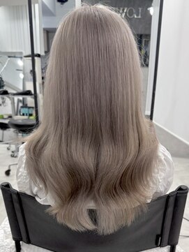 ロウル 渋谷(LOWRL) ミルクティーグレージュ