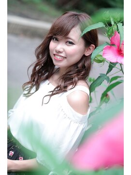 ヘアーアンドリゾート 縁(Hair&Resort En.) ゆるふわセミロング
