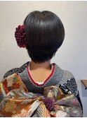 華やかな和装とシンプルでかわいいショートヘア 花飾り#2