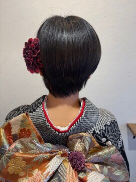 ウィスプ 赤羽店(wisp) 華やかな和装とシンプルでかわいいショートヘア 花飾り#2