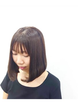 ヴィアーレアンクスタイル(VIALE Ank style) 前下がりボブ