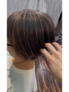 アトリエアルシュ(atelier ARCHE) 白髪ぼかしハイライト