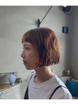 シアン(cyan) オレンジカラー×眉上ぱっつんボブ