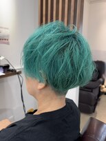 ラナバイモアナ 逗子 葉山(LANA by MOANA)&nbsp;がっつりブリーチ＆ビビッドグリーンカラーで圧倒的な存在感を。