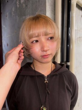 クレン(CLENN) white blonde / short hair