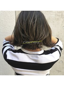 ネイミーズ 横浜関内(nameiz.) 【横浜美容室ネイミーズ】ハイライト外ハネミディアム