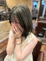 シャル 町田(shalu)&nbsp;大人かわいいカーキアッシュ　オリーブグレージュ　20代30代
