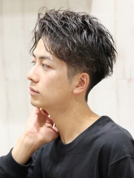 ヨシザワインク プレミアム 横浜 桜木町店(YOSHIZAWA Inc. PREMIUM) ツイスパフェザーショートツーブロック刈り上げ理容室