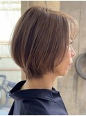 切りっぱなしボブピンクベージュミディアムボブダブルカラー