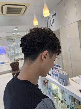 エアー 銀座タワー(AIR) メンズカット/メンズパーマ/フェザーパーマ/刈り上げ