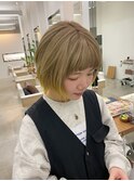 ベージュ×イエロー