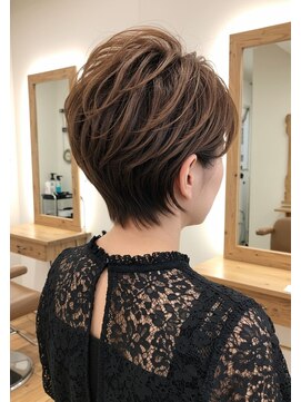 クロム(CHROM) 前下がりショート20代30代40代髪質改善白髪染め入間