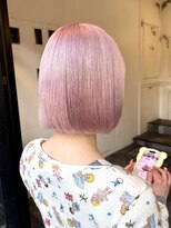 カムジーヘッドカミノウラ(COMEGHEAD KAMINOURA) ほんのりピンクのコンパクトボブ