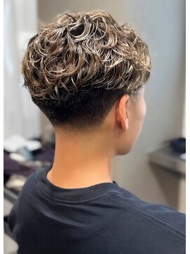 リア(Li'a) テーパーフェード/バレイヤージュ/ラルフカール