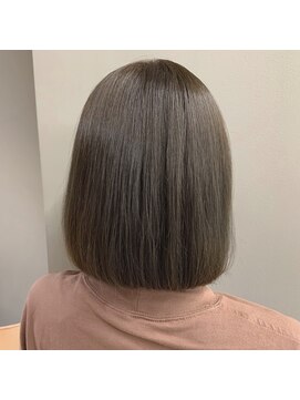 シシ(SiSi) グレージュカラー×ボブ 瀧野