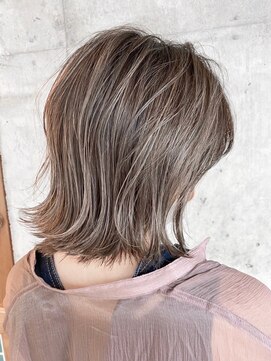 メーヴェ(Mowen) mowen 南堀江　リラクシーボブ×シルバーグレージュ×大人可愛い