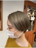 オリーブベージュ