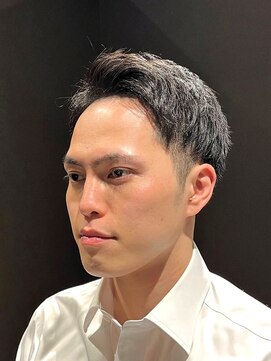 ビーダンディー(Bee dandy) 短髪黒髪 ツーブロックベリーショート ビジネスアップバング