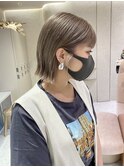 切っぱなしボブ×ホワイトグレージュ