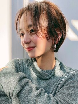 アイドットプラス 表参道(i.+omotesando) デザインカラー斜めバングショートボブ