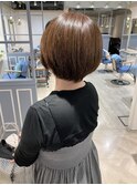 オリーブブラウン耳かけ丸みショートボブ赤羽岩淵王子美容室