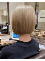 ヘアメイク シュシュ(Hair make chou chou) ミニボブブロンドヘア