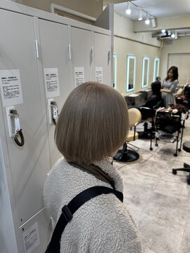 ミルクティーベージュ