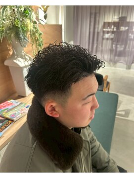 ギネス(Giness) サーフカールバーバーフェード×パーマ