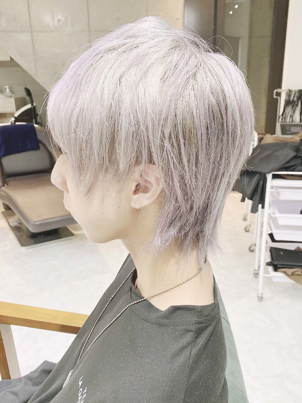 ホワイトシルバーカラー/ウルフカットショートヘア：L118903250