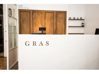 GRAS DESIGN & HAIR by HEADLIGHT 西院店【グラ デザイン アンド ヘアー】