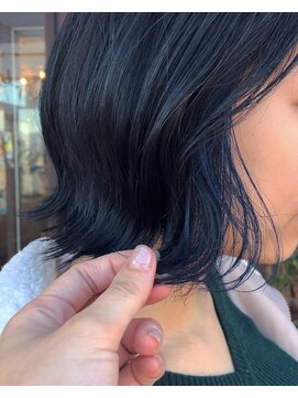 アースコアフュールボーテ 笛吹店(EARTH coiffure beaute) ブルーブラックダブルカラーミニボブ