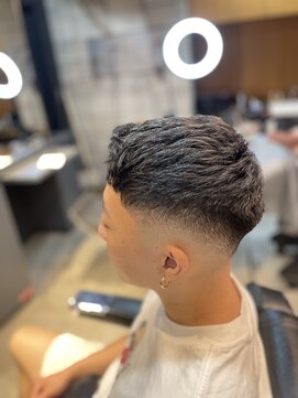 フランクスバーバー アンド ビアークラブ(FRANK'S BARBER and BEER CLUB) スキンフェード