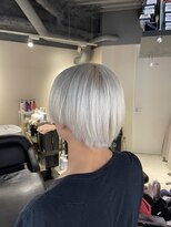 アミル(amiLe)&nbsp;ホワイト/ハイトーン/シルバー/D