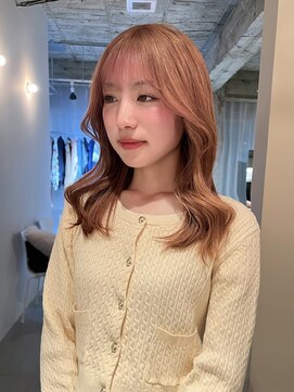 トッド(tod) ピンクベージュ　ブリーチカラー　ベージュカラー　ハイトーン