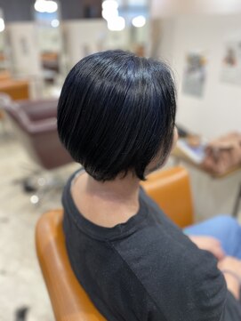 アート(art) ショートボブ+ネイビーカラー