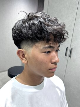 テクト バイアッシュ 吉祥寺店(Tect by Ash) 外国風フリンジスペインカールテーパーフェード