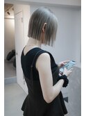 ブリーチグレージュ切りっぱなしボブ