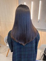 シダ(sida SAIIN)&nbsp;20代30代美髪ストレートセミロング小顔レイヤーワンカール