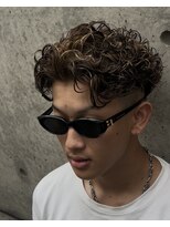 イーラ アメ村店(era)&nbsp;サーフバック　ツイストスパイラル眉カットメンズパーマ