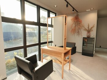 グム(GUM)の写真/【髪質改善】うねりでお悩みの方必見!お客様の髪の癖を見極めてくせ毛を《活かす》カットでお悩み解決☆