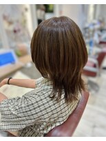 ブラウン(Brown)&nbsp;ミディアムウルフカット×艶髪カラー