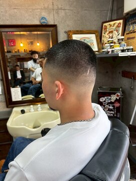 アールズ ヘア(R's hair) MEN’S HAIR/サーフカール/刈り上げセンターパート/印西