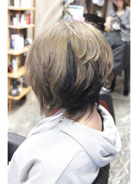 オーバーキャプテンネイキッド(OVER CAPTAIN NAKED) ２トーン骨格補正メリハリショート