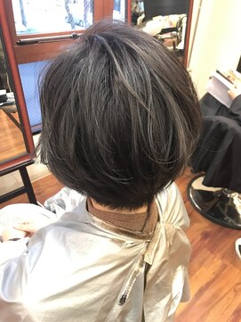 フルール バイ サファリ(fleur by safari) 【オシャレに差がつく♪】ショート×グレージュ